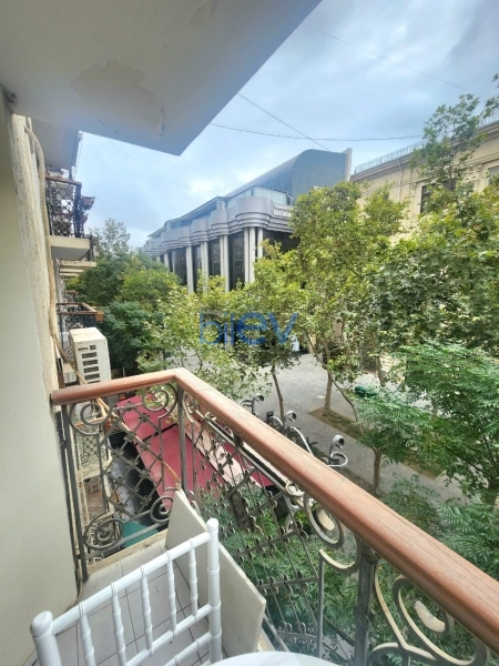 Aylıq Kirayə 2 otaqlı Köhnə Tikili bina evi  75m², Bakı