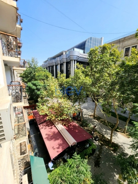 Aylıq Kirayə 2 otaqlı Köhnə Tikili bina evi  75m², Bakı