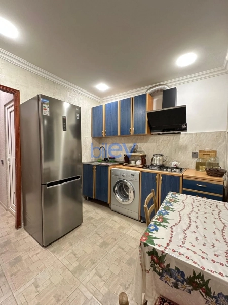 Aylıq Kirayə 2 otaqlı Köhnə Tikili bina evi  60m², Bakı
