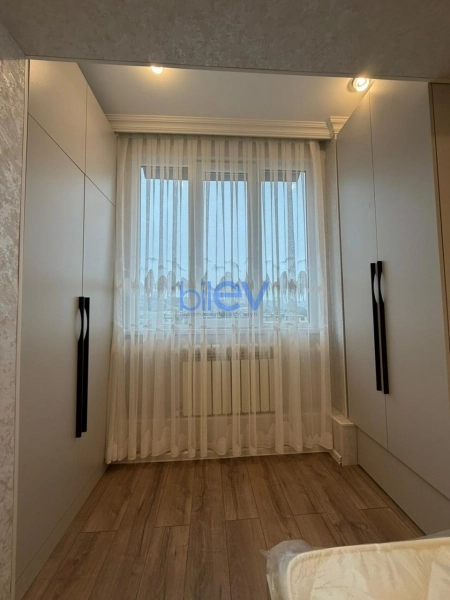 Satış 1 otaqlı Köhnə Tikili bina evi  42m², Bakı