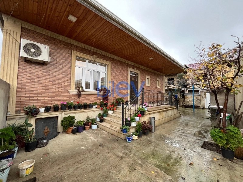 Satış 5 otaqlı Həyət evi  210m², Bakı