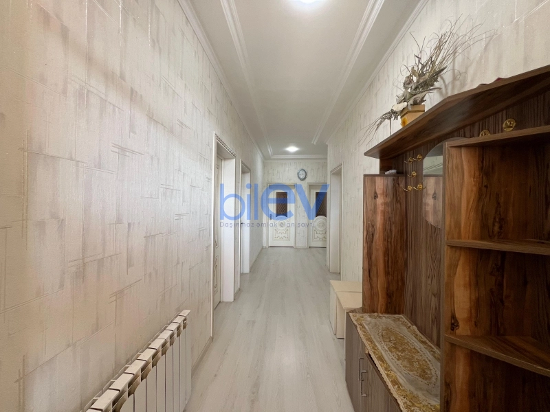 Satış 8 otaqlı Həyət evi  240m², Bakı