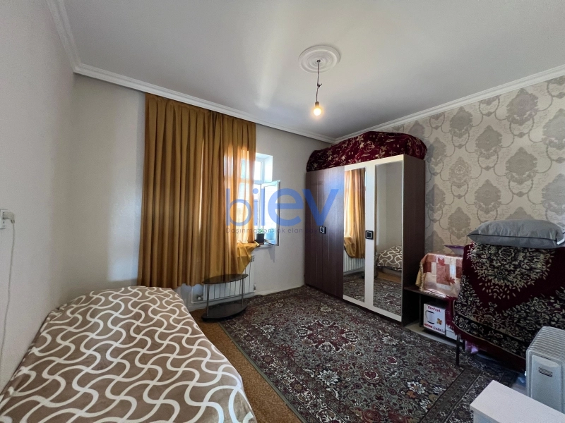 Satış 8 otaqlı Həyət evi  240m², Bakı