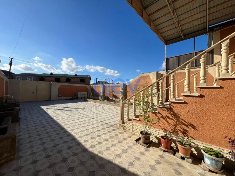 Satış 8 otaqlı Həyət evi  240m², Bakı