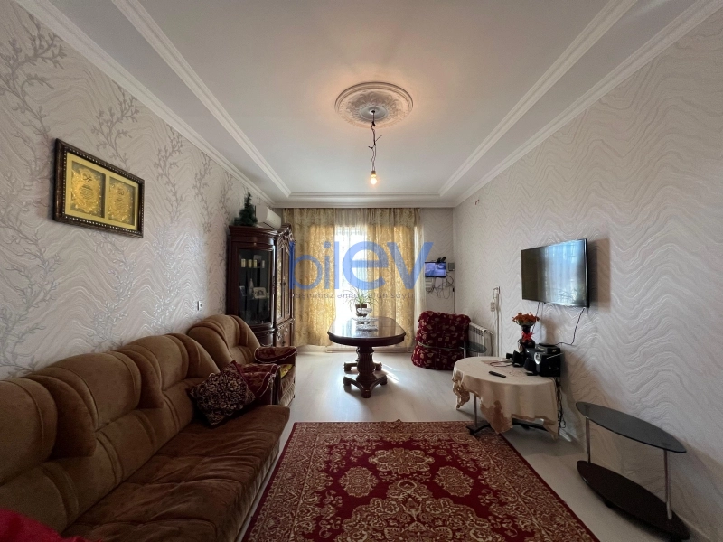 Satış 8 otaqlı Həyət evi  240m², Bakı