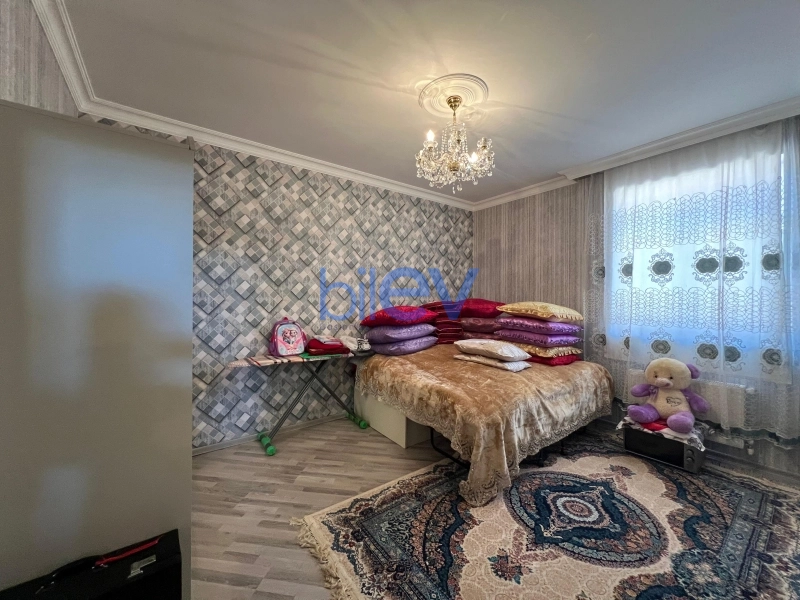 Satış 8 otaqlı Həyət evi  200m², Bakı