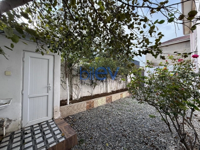 Satış 7 otaqlı Həyət evi  240m², Bakı