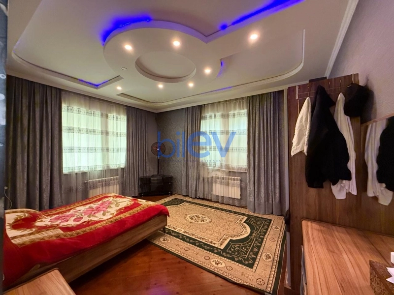 Satış 7 otaqlı Həyət evi  240m², Bakı