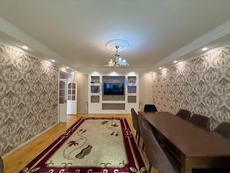 Satış 7 otaqlı Həyət evi  240m², Bakı