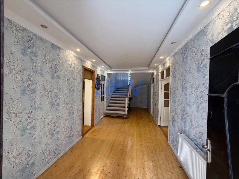 Satış 7 otaqlı Həyət evi  240m², Bakı