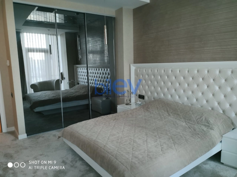 Aylıq Kirayə 4 otaqlı Yeni Tikili bina evi  178m², Bakı