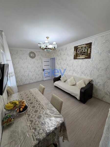 Aylıq Kirayə 1 otaqlı Köhnə Tikili bina evi  40m², Bakı