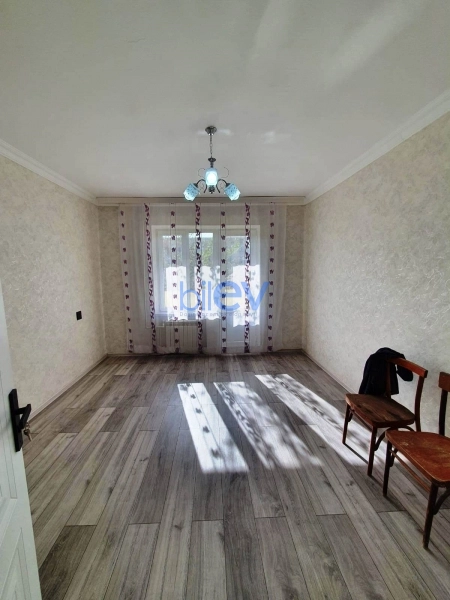 Satış 3 otaqlı Köhnə Tikili bina evi  70m², Bakı