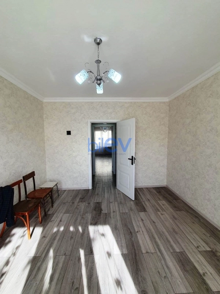 Satış 3 otaqlı Köhnə Tikili bina evi  70m², Bakı