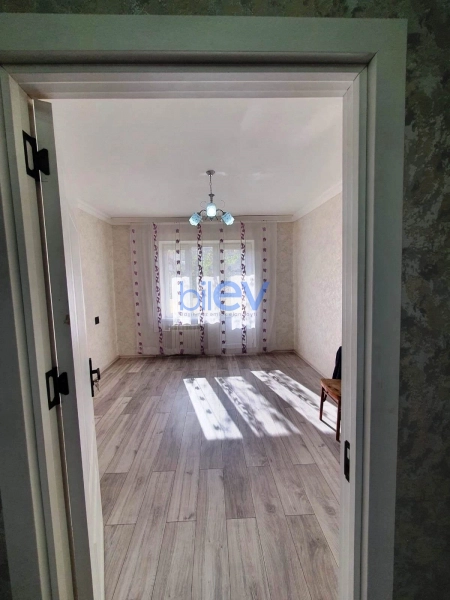 Satış 3 otaqlı Köhnə Tikili bina evi  70m², Bakı