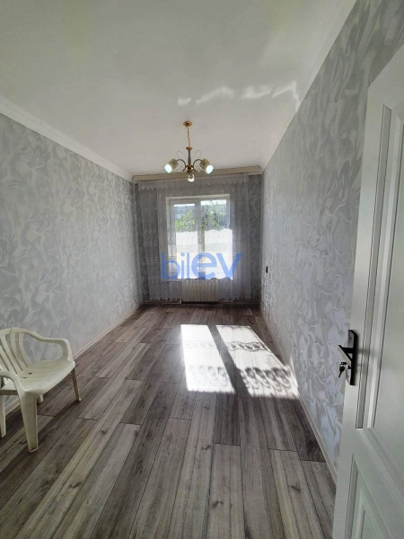 Satış 3 otaqlı Köhnə Tikili bina evi  70m², Bakı