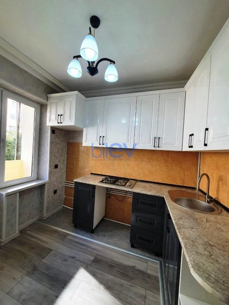 Satış 3 otaqlı Köhnə Tikili bina evi  70m², Bakı