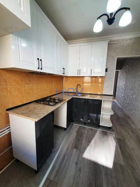 Satış 3 otaqlı Köhnə Tikili bina evi  70m², Bakı