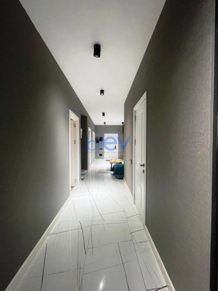 Satış 3 otaqlı Yeni Tikili bina evi  131m², Bakı