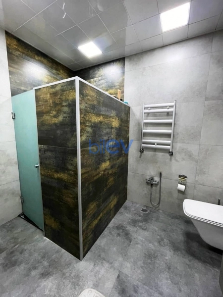 Satış 3 otaqlı Yeni Tikili bina evi  131m², Bakı