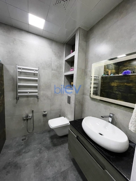 Satış 3 otaqlı Yeni Tikili bina evi  131m², Bakı