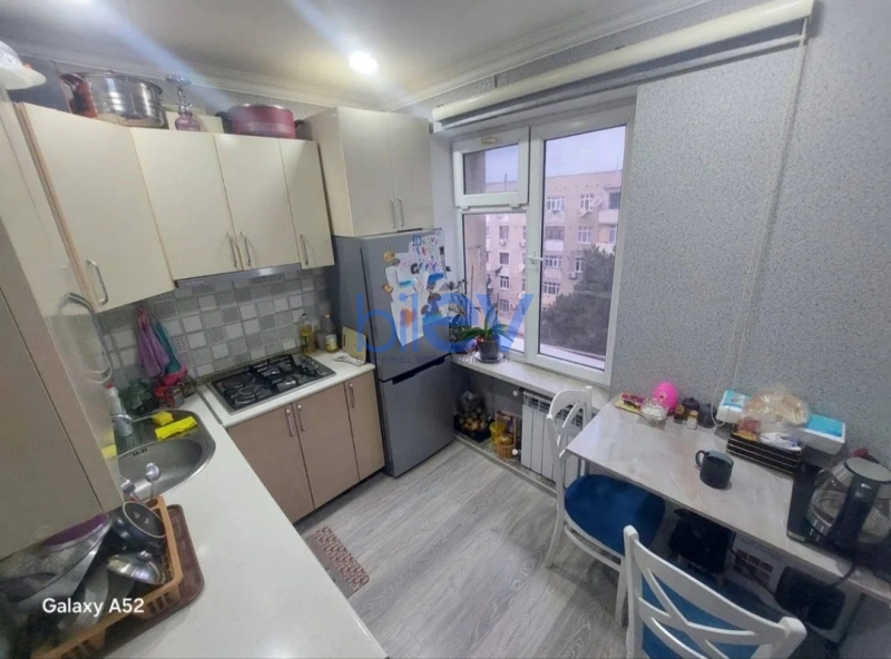 Aylıq Kirayə 2 otaqlı Köhnə Tikili bina evi  59m², Bakı