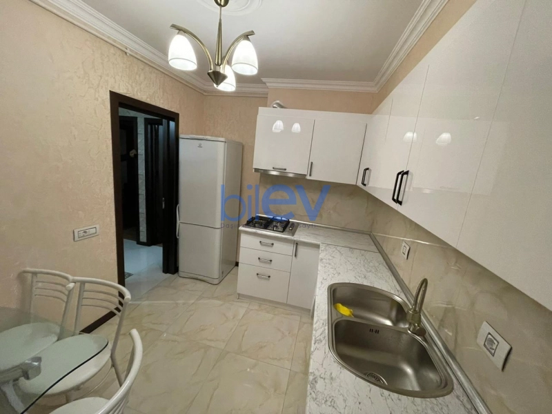 Aylıq Kirayə 2 otaqlı Köhnə Tikili bina evi  60m², Bakı