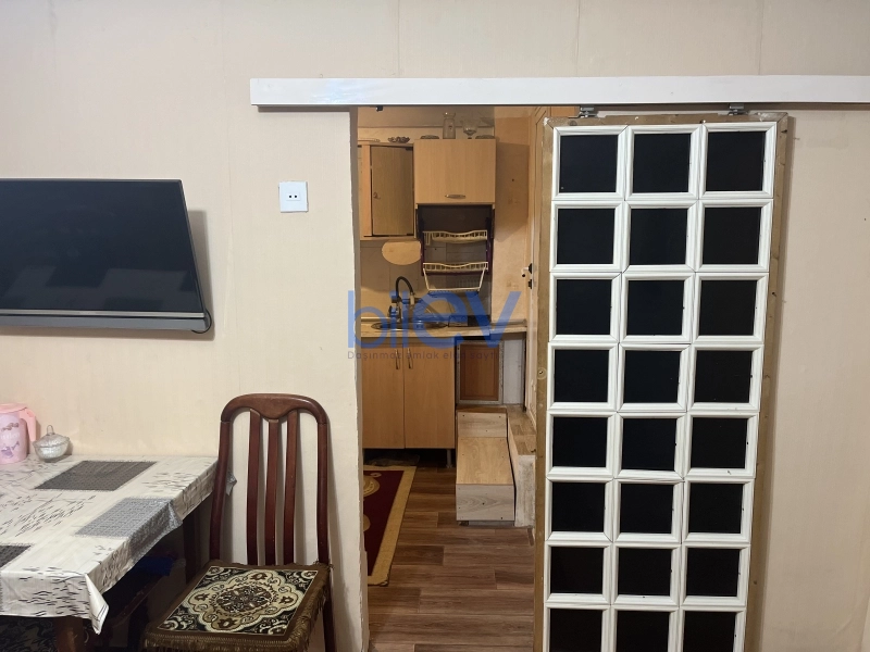 Satış 2 otaqlı Köhnə Tikili bina evi  80m², Bakı