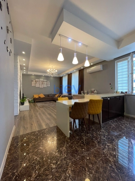 Satış 10 otaqlı Həyət evi  310m², Bakı