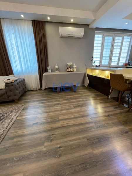 Satış 10 otaqlı Həyət evi  310m², Bakı