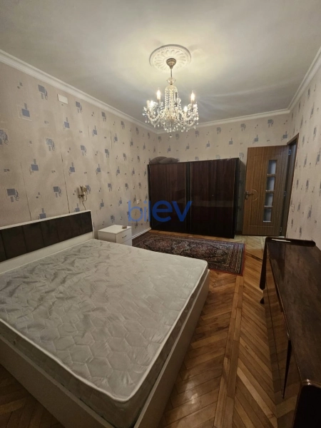 Aylıq Kirayə 4 otaqlı Köhnə Tikili bina evi  120m², Bakı