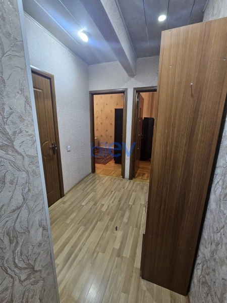 Aylıq Kirayə 4 otaqlı Köhnə Tikili bina evi  120m², Bakı