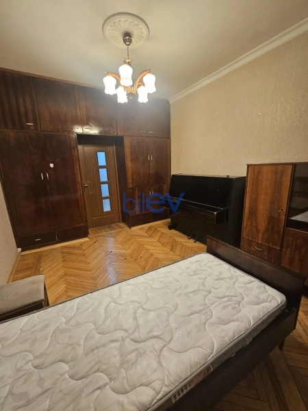 Aylıq Kirayə 4 otaqlı Köhnə Tikili bina evi  120m², Bakı