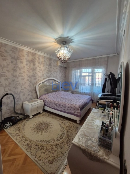 Satış 5 otaqlı Köhnə Tikili bina evi  110m², Bakı