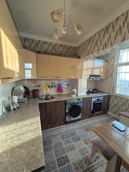 Satış 5 otaqlı Köhnə Tikili bina evi  110m², Bakı