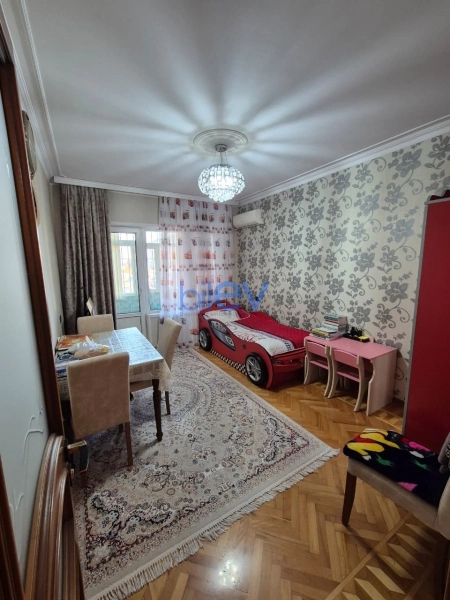 Satış 5 otaqlı Köhnə Tikili bina evi  110m², Bakı
