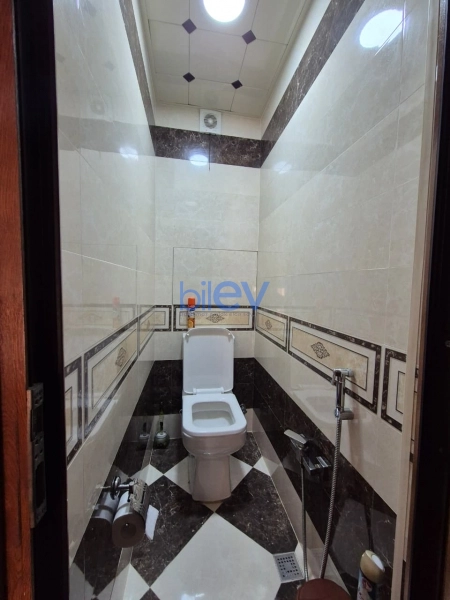 Satış 5 otaqlı Köhnə Tikili bina evi  110m², Bakı