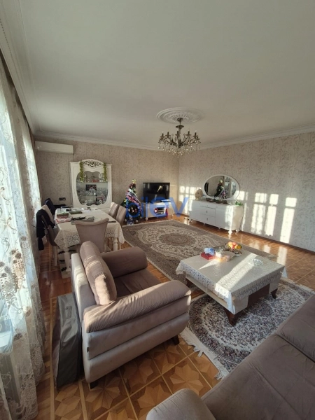Satış 5 otaqlı Köhnə Tikili bina evi  110m², Bakı