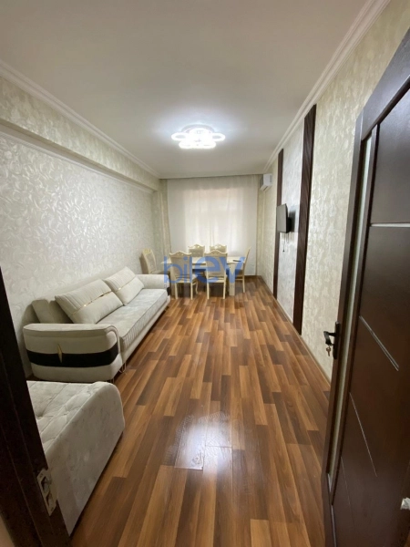 Satış 2 otaqlı Köhnə Tikili bina evi  70m², Xırdalan