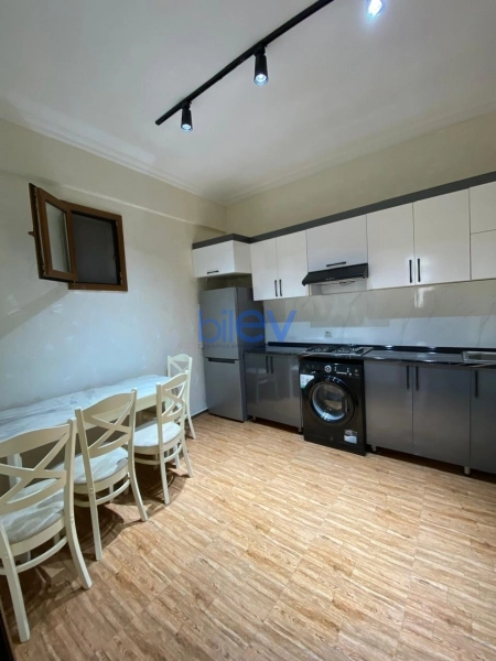 Satış 2 otaqlı Köhnə Tikili bina evi  70m², Xırdalan
