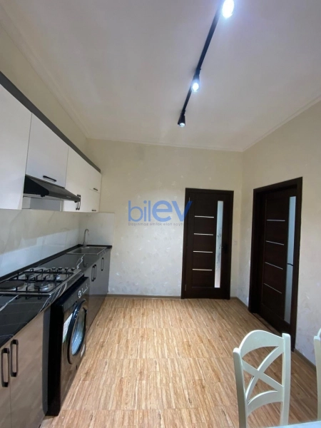 Satış 2 otaqlı Köhnə Tikili bina evi  70m², Xırdalan