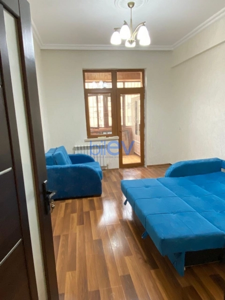 Satış 2 otaqlı Köhnə Tikili bina evi  70m², Xırdalan
