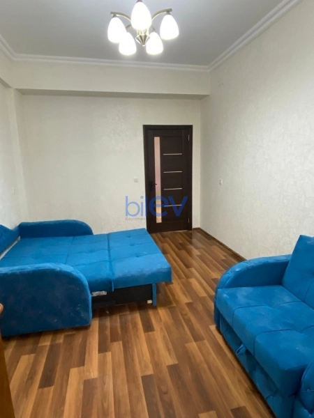 Satış 2 otaqlı Köhnə Tikili bina evi  70m², Xırdalan