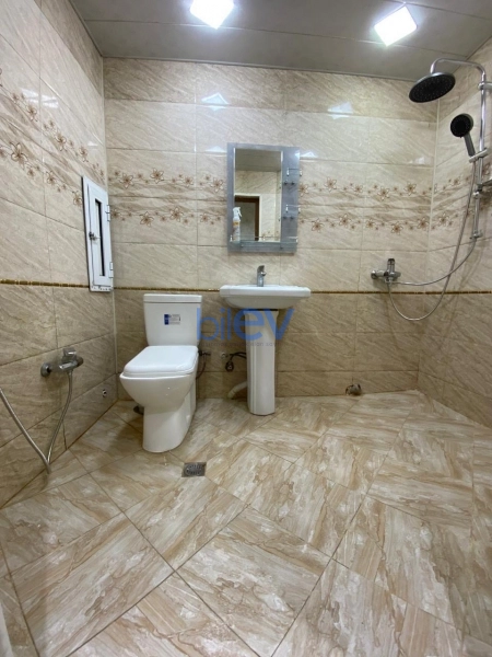 Satış 2 otaqlı Köhnə Tikili bina evi  70m², Xırdalan