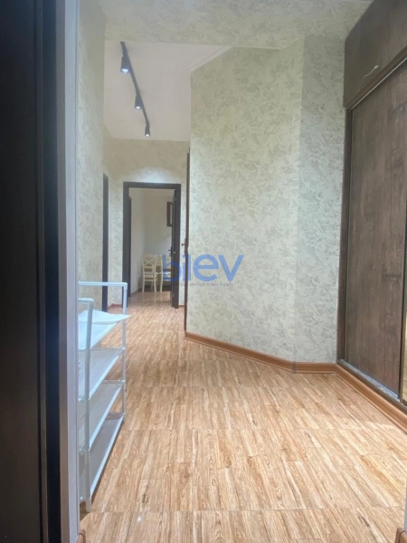Satış 2 otaqlı Köhnə Tikili bina evi  70m², Xırdalan