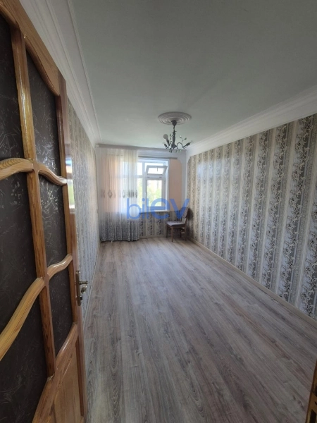 Satış 3 otaqlı Köhnə Tikili bina evi  63m², Bakı