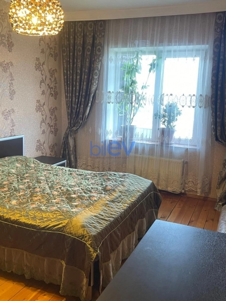 Satış 4 otaqlı Köhnə Tikili bina evi  110m², Bakı