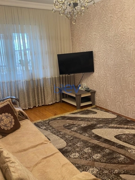 Satış 4 otaqlı Köhnə Tikili bina evi  110m², Bakı