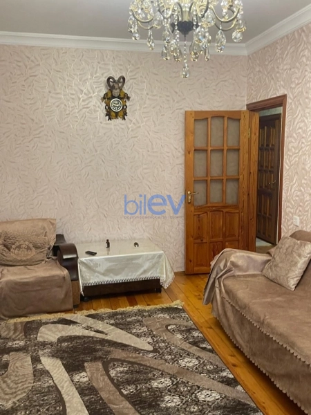 Satış 4 otaqlı Köhnə Tikili bina evi  110m², Bakı