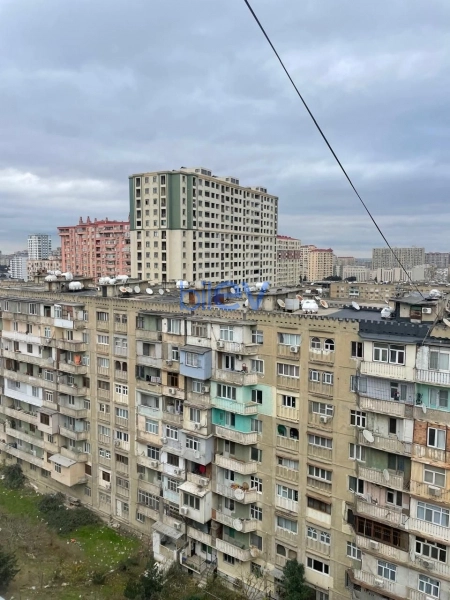 Satış 4 otaqlı Köhnə Tikili bina evi  110m², Bakı